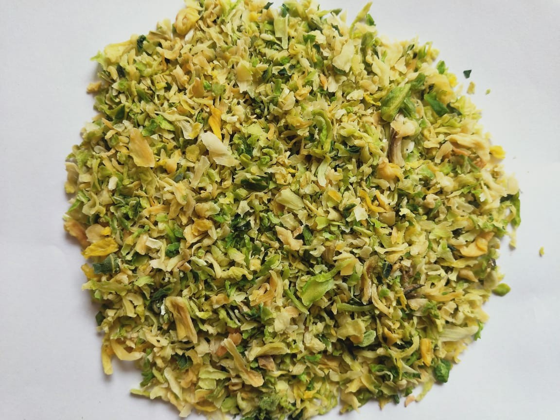 Bright Green Dried Cabbage Flakes