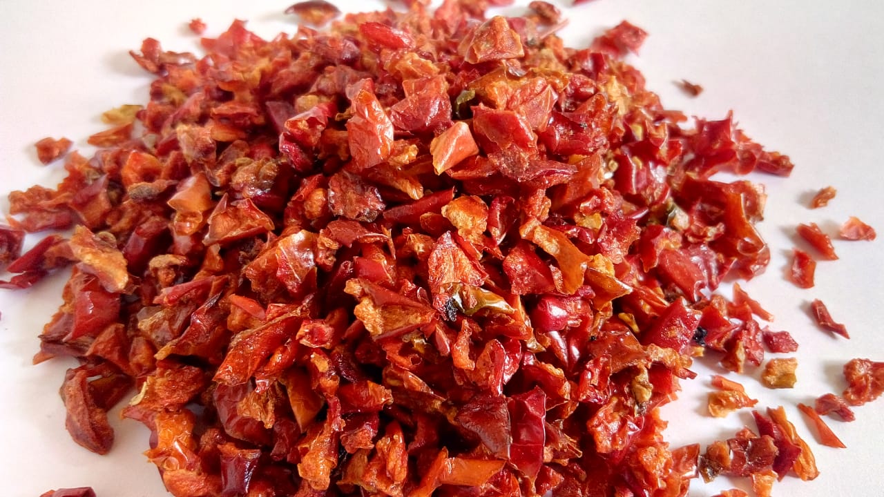 dehydrated red capsicum flakes 10*10mm